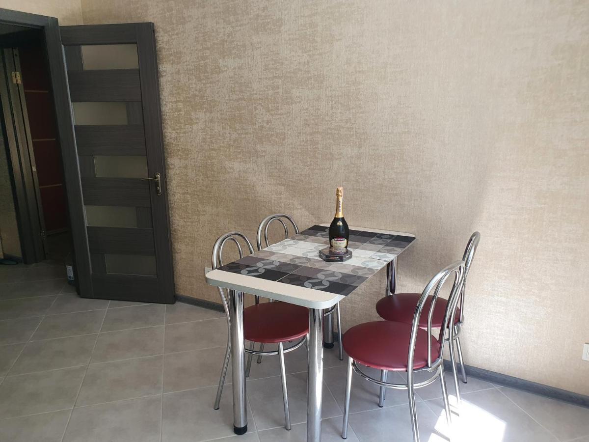 Квартира " A Quiet Place" Apartment Kamianets-Podilskyi Exterior photo